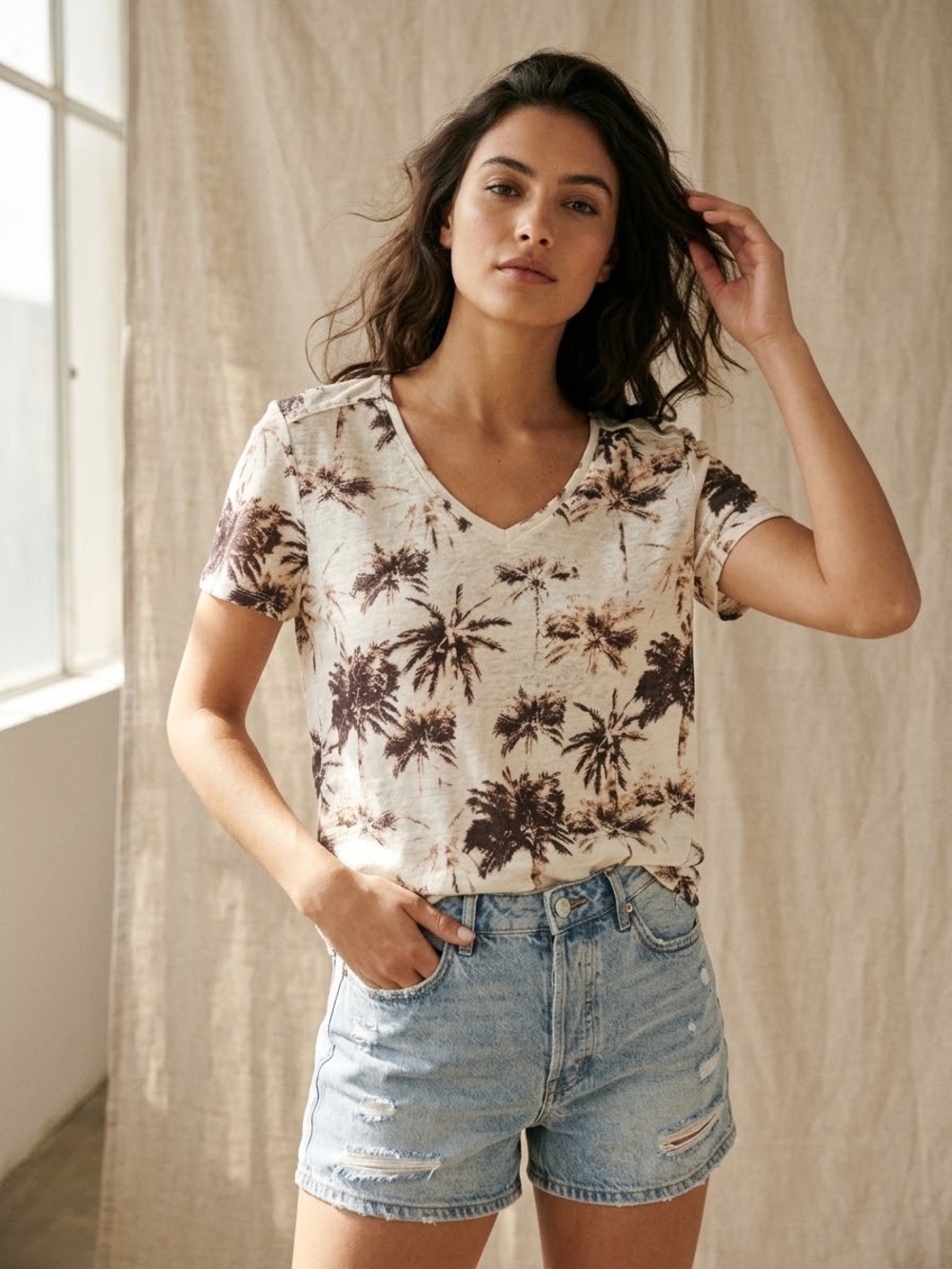 Swildens 100% Linen Palm Print V-neck Tee Shirt